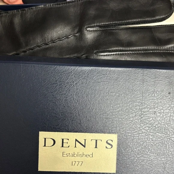 Elegant Black Leather Men's Gloves - Picture 4 of 5